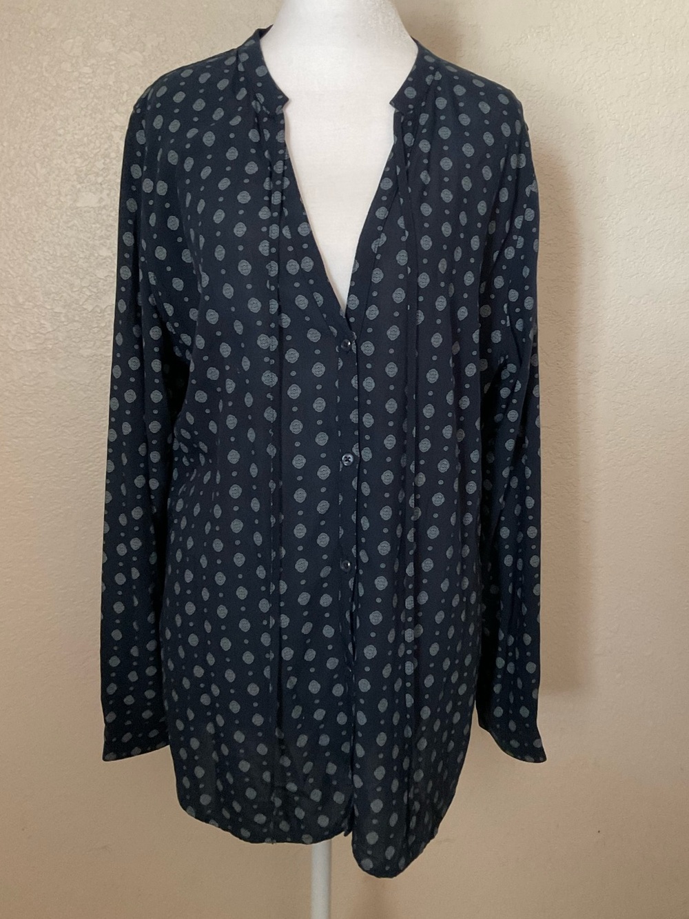 Rails Navy Polka Dot Button-Down Blouse women size medium